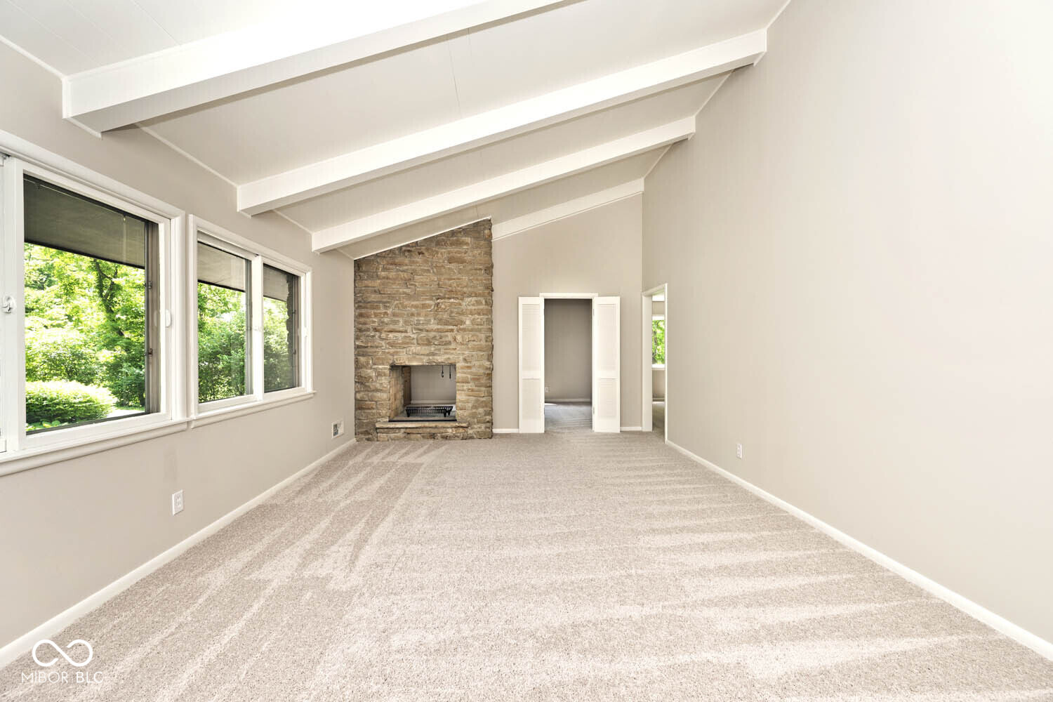 6248 Graham Road Indianapolis, IN 46220 - Photo 6 of 45 Gallery Image 6