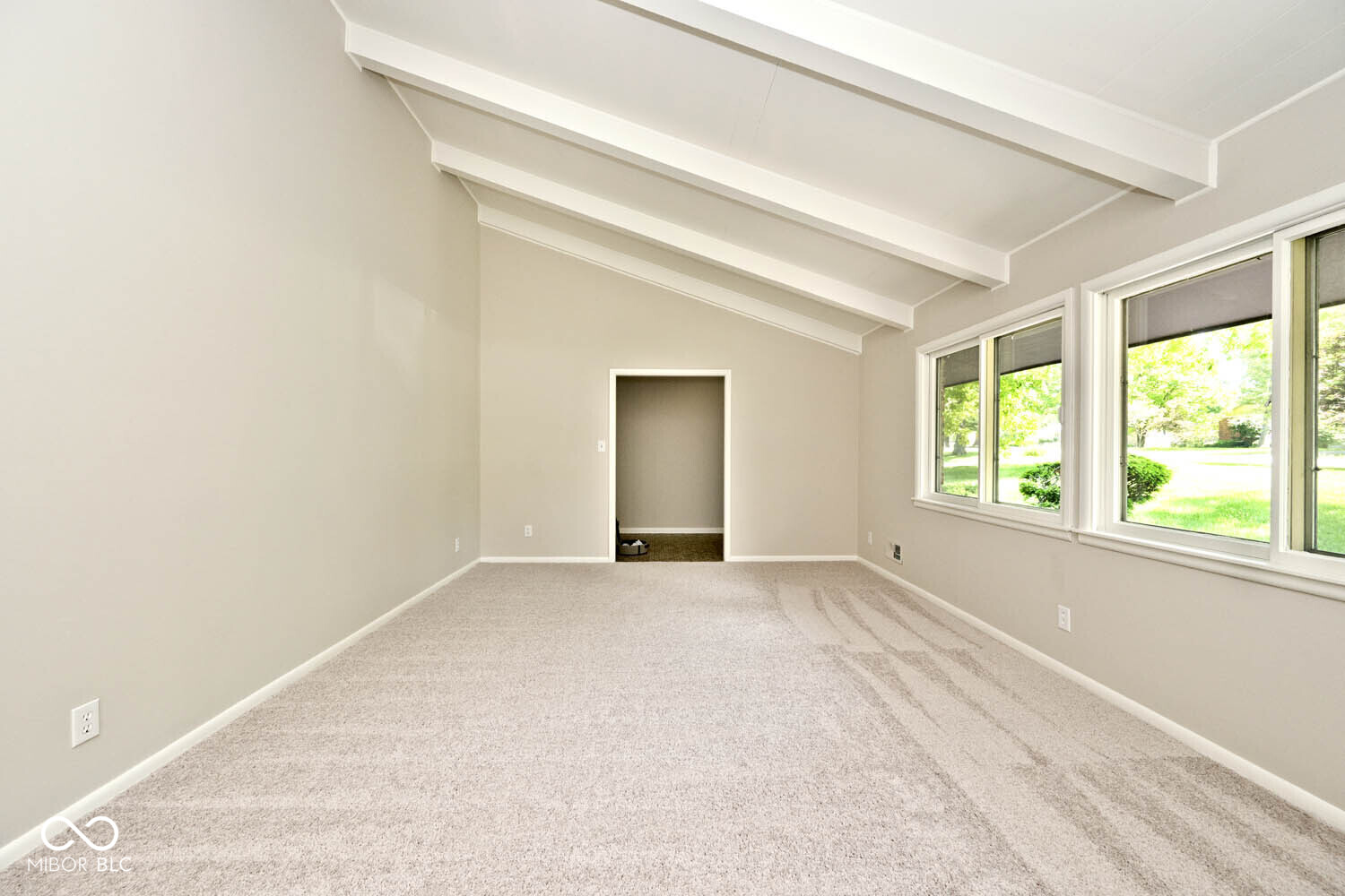 6248 Graham Road Indianapolis, IN 46220 - Photo 8 of 45 Gallery Image 8