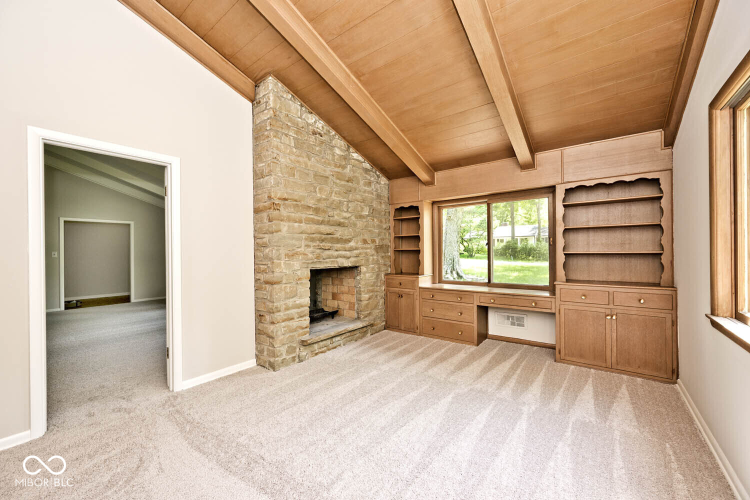 6248 Graham Road Indianapolis, IN 46220 - Photo 9 of 45 Gallery Image 9