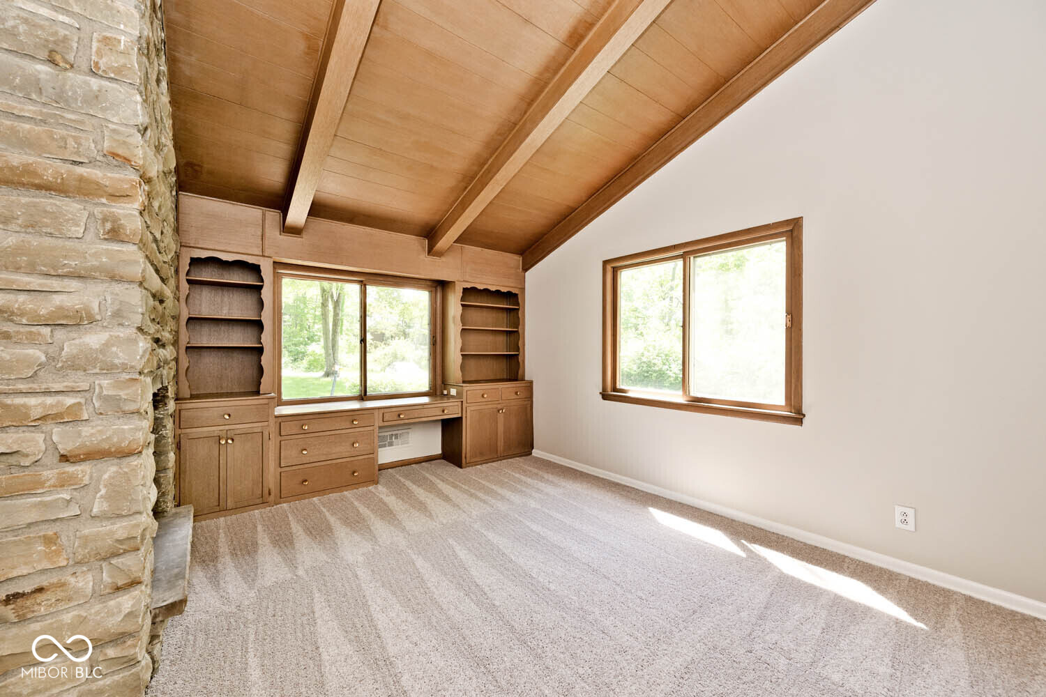 6248 Graham Road Indianapolis, IN 46220 - Photo 10 of 45 Gallery Image 10