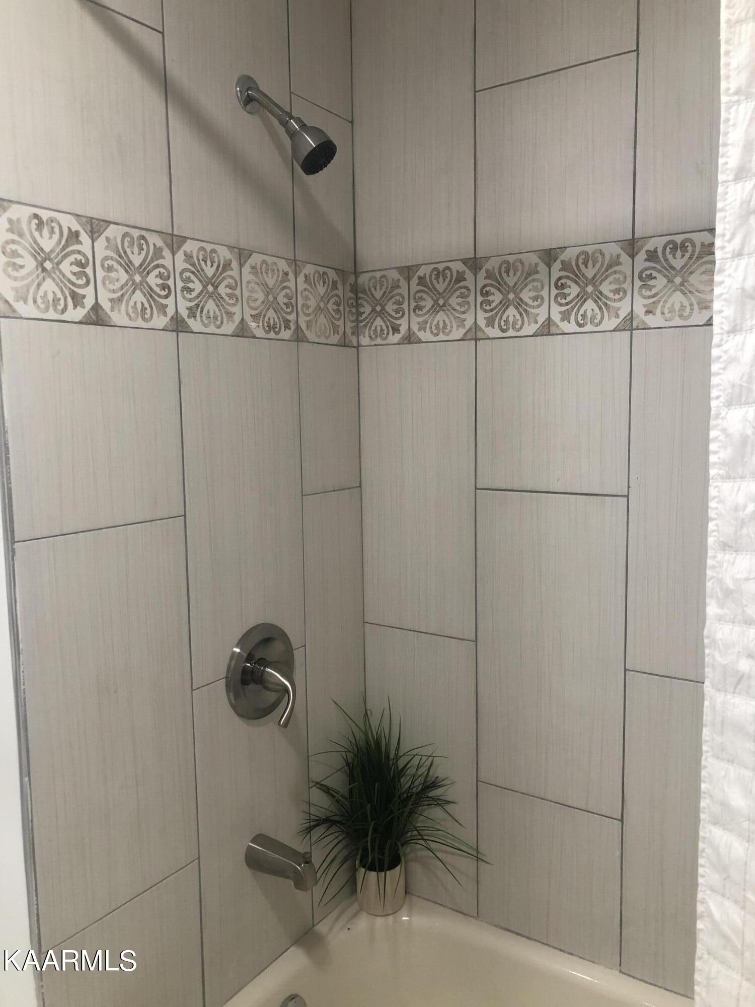 4830 East Emory Road Knoxville, TN 37938 - Photo 14 of 19 tile shower