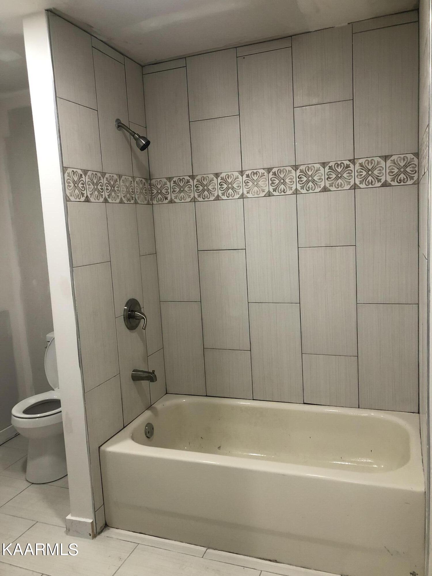 4830 East Emory Road Knoxville, TN 37938 - Photo 15 of 19 tub shower combo