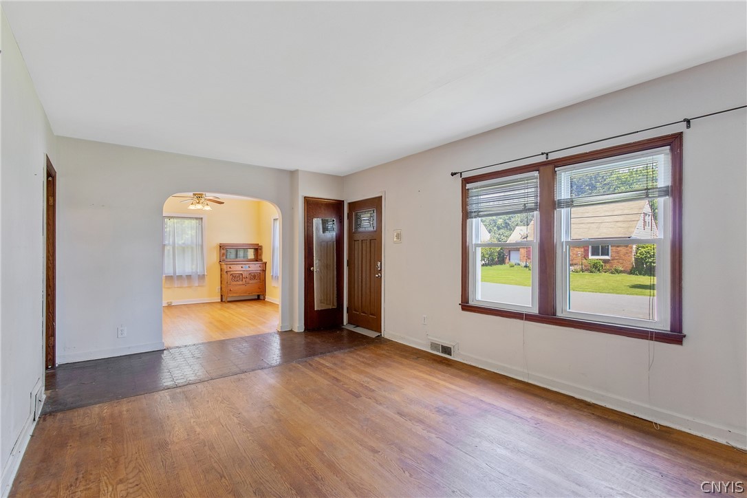 201 Sheridan Road Salina, NY 13090 - Photo 4 of 31
