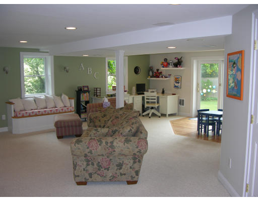24 Bennett Road Marblehead, MA 01945 - Photo 19 of 22