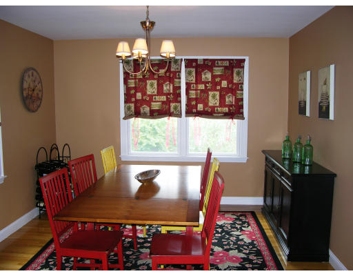 24 Bennett Road Marblehead, MA 01945 - Photo 2 of 22