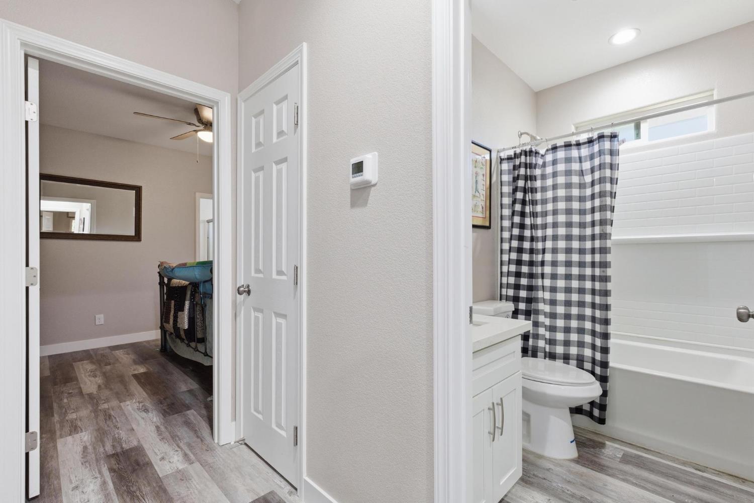 458 Oregon Street Gridley, CA 95948 - Photo 28 of 35 Hall and Hall Bathroom