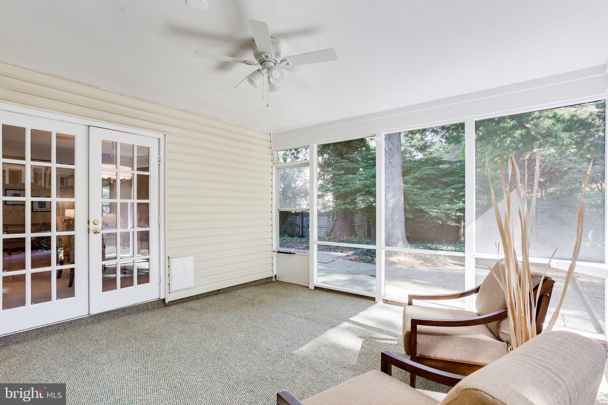 1833 Batten Hollow Road Vienna, VA 22182 - Photo 13 of 52 Screened-in Porch/Sun Room