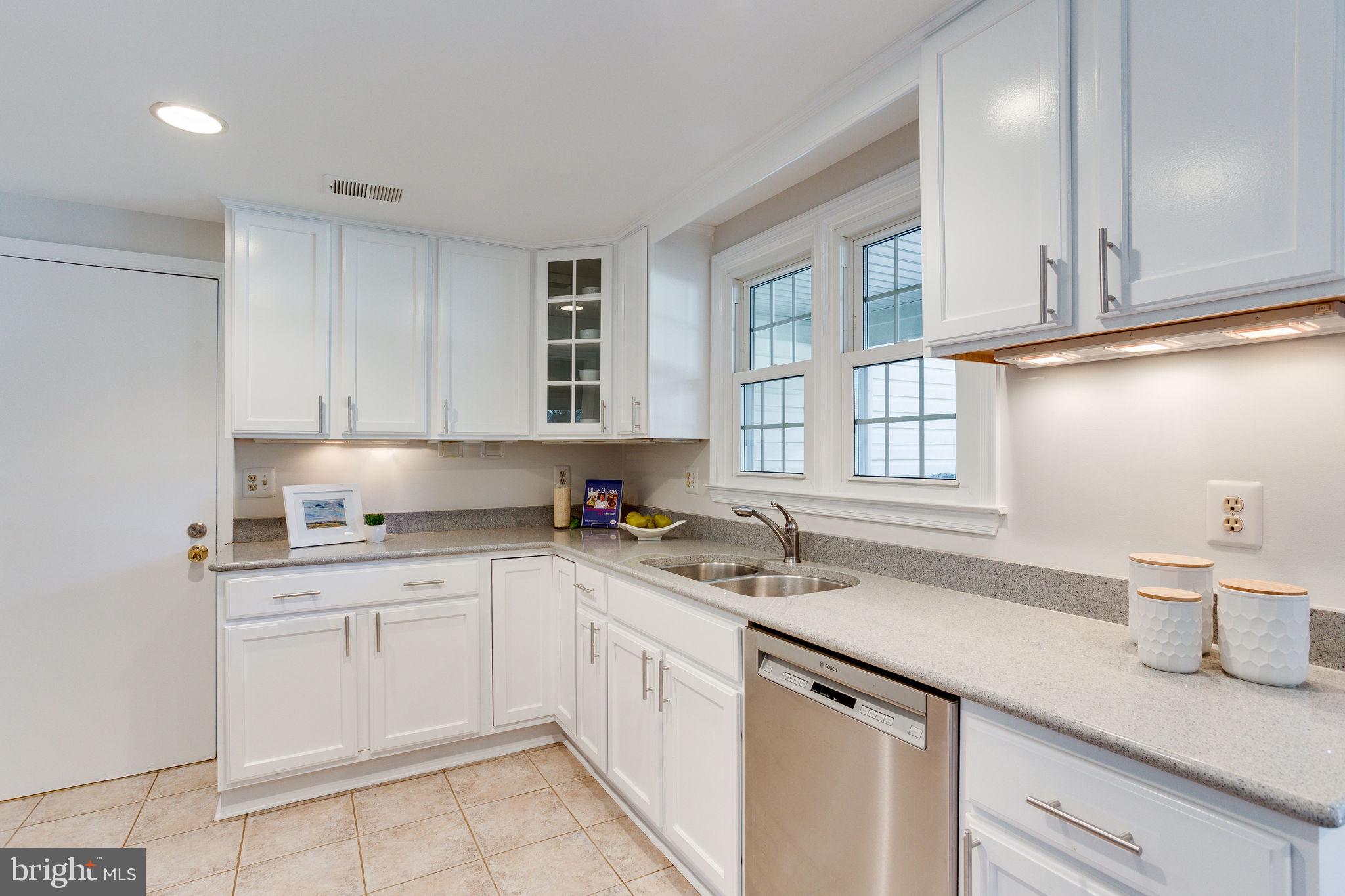 1833 Batten Hollow Road Vienna, VA 22182 - Photo 19 of 52 Updated Kitchen