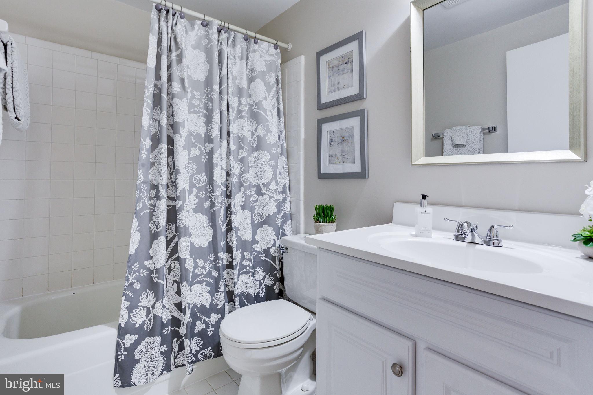 1833 Batten Hollow Road Vienna, VA 22182 - Photo 22 of 52 Upper Hall Bath