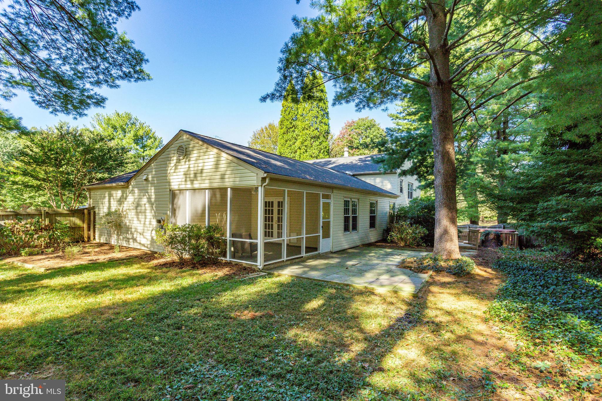 1833 Batten Hollow Road Vienna, VA 22182 - Photo 46 of 52 Exterior