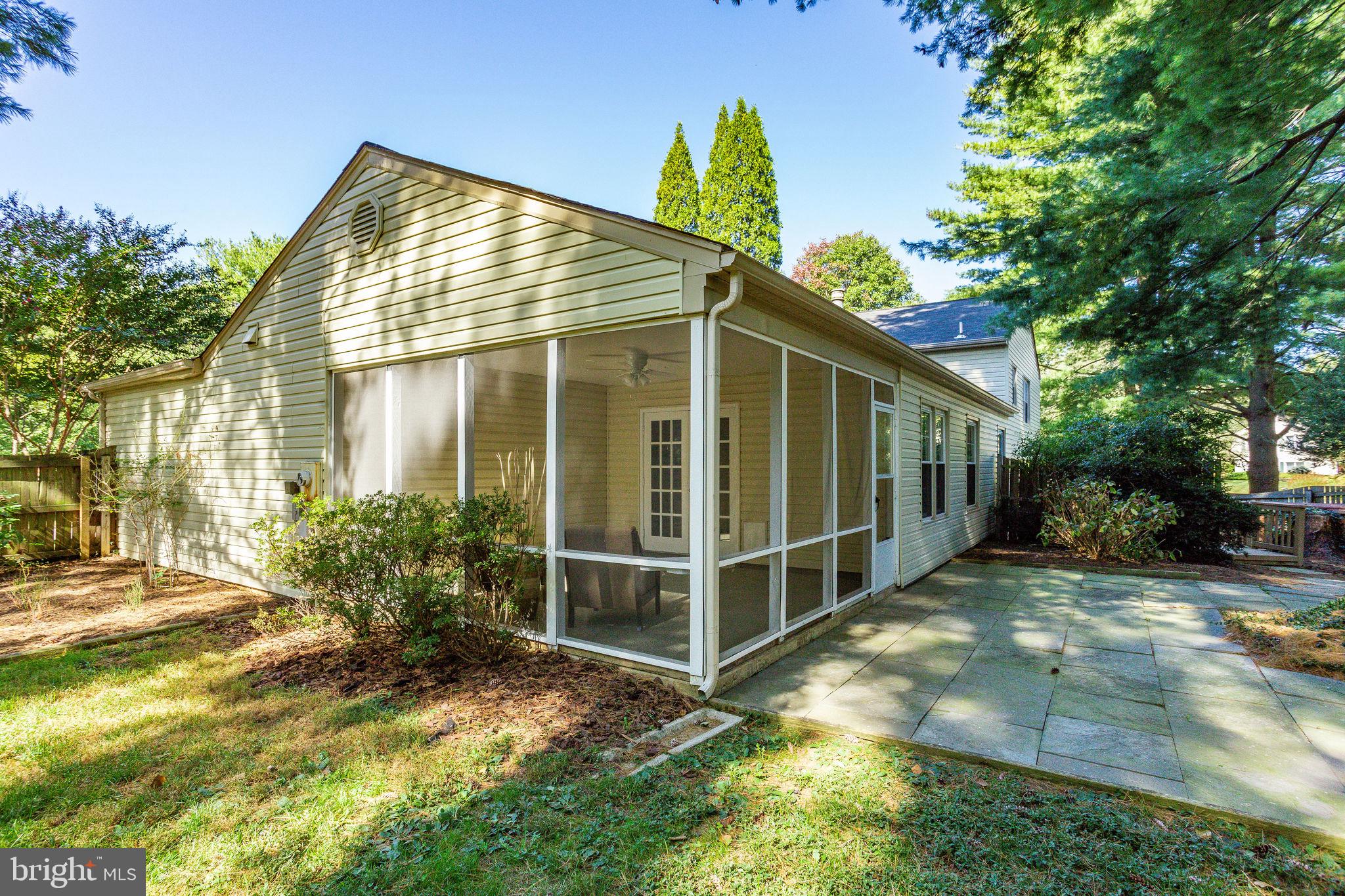 1833 Batten Hollow Road Vienna, VA 22182 - Photo 47 of 52 Exterior
