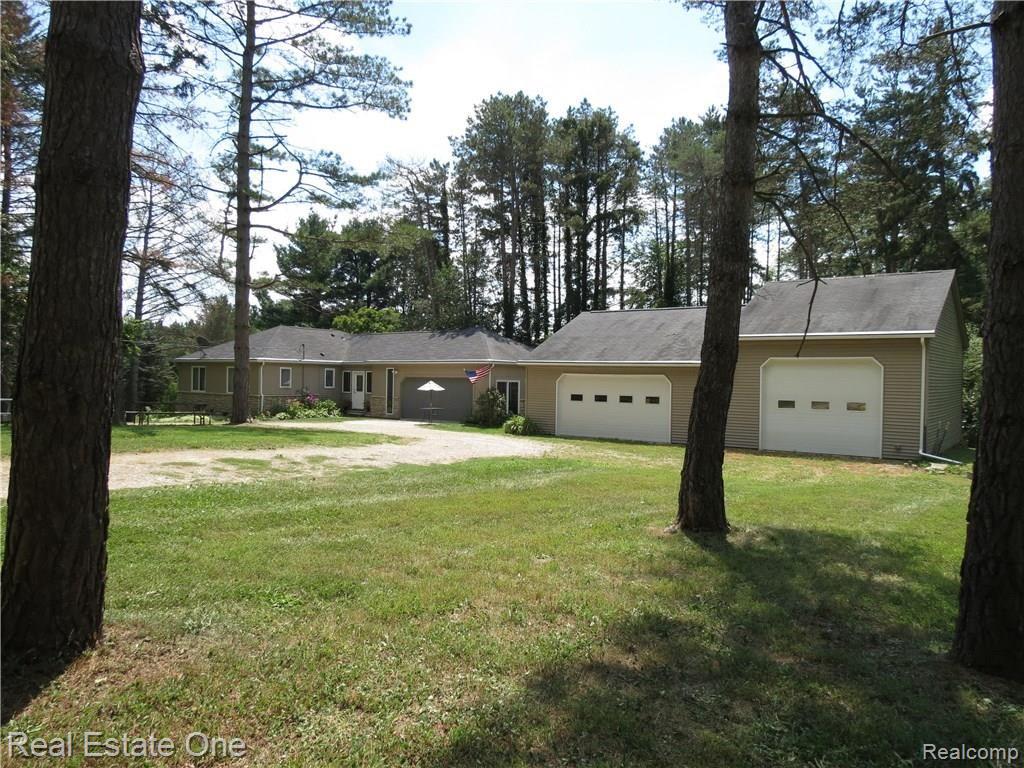 3121 Brewer Road Howell, MI 48855 - Photo 3 of 41 002.JPG