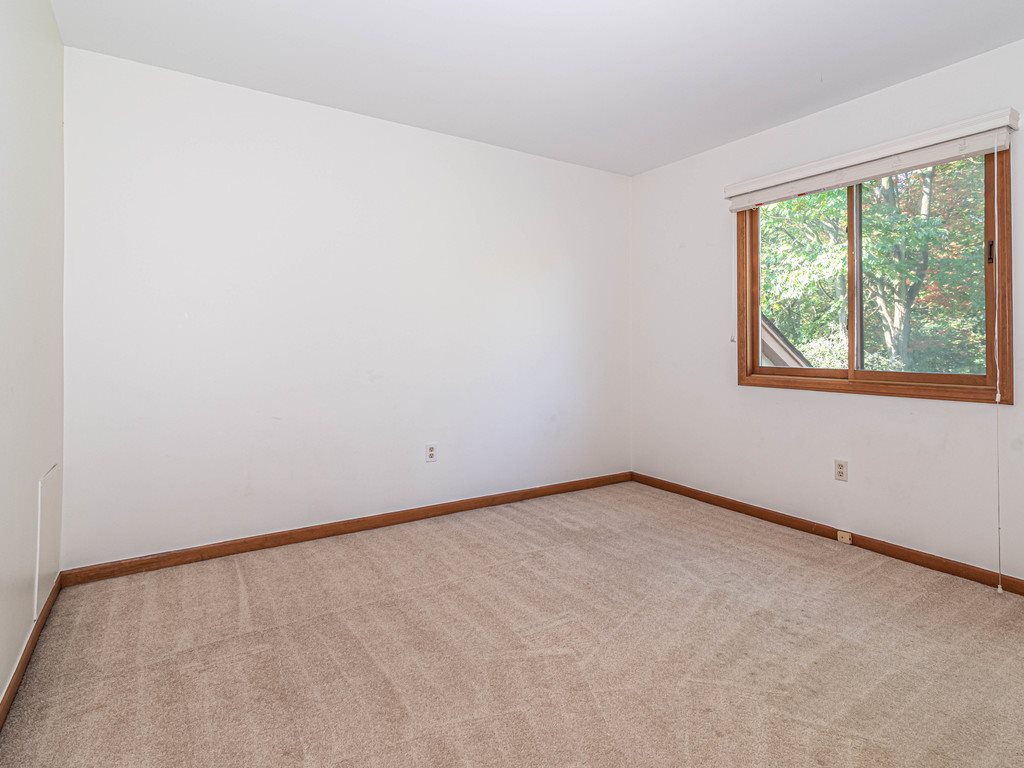 1004 Bembridge Drive Rochester Hills, MI 48307 - Photo 36 of 47