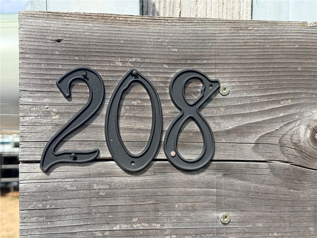 208 Reston Way Westminster, SC 29693 - Photo 23 of 32 Welcome home to this charming residence, clearly marked with distinguished house numbers.