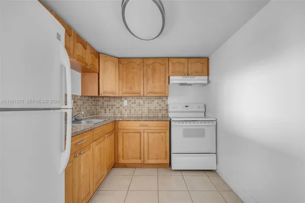 $190,000 | 9001 Southwest 77th Avenue, Unit C805, Miami, FL 33156