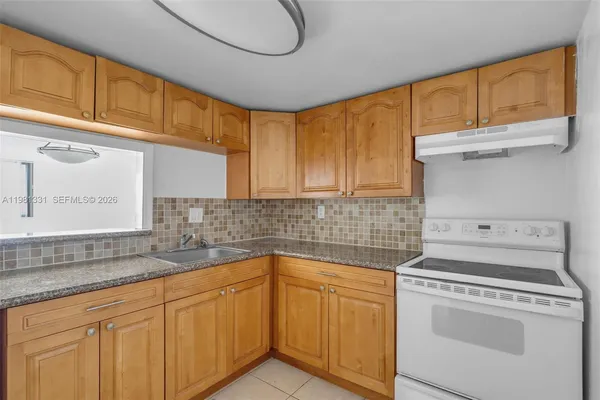 $190,000 | 9001 Southwest 77th Avenue, Unit C805, Miami, FL 33156