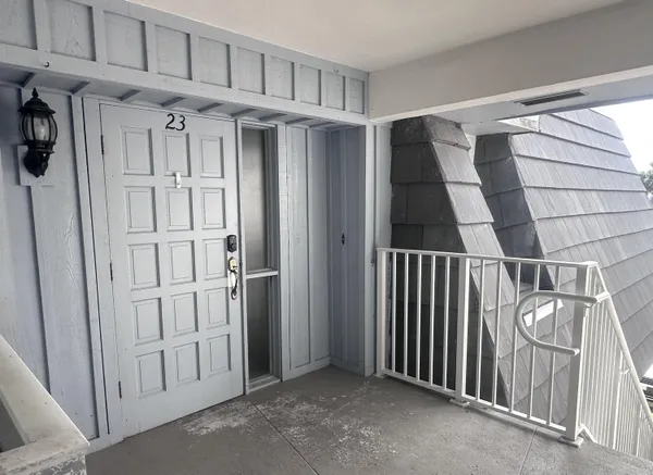 $2,500 | 423 Pine Tree Court, Unit 23, Atlantis, FL 33462