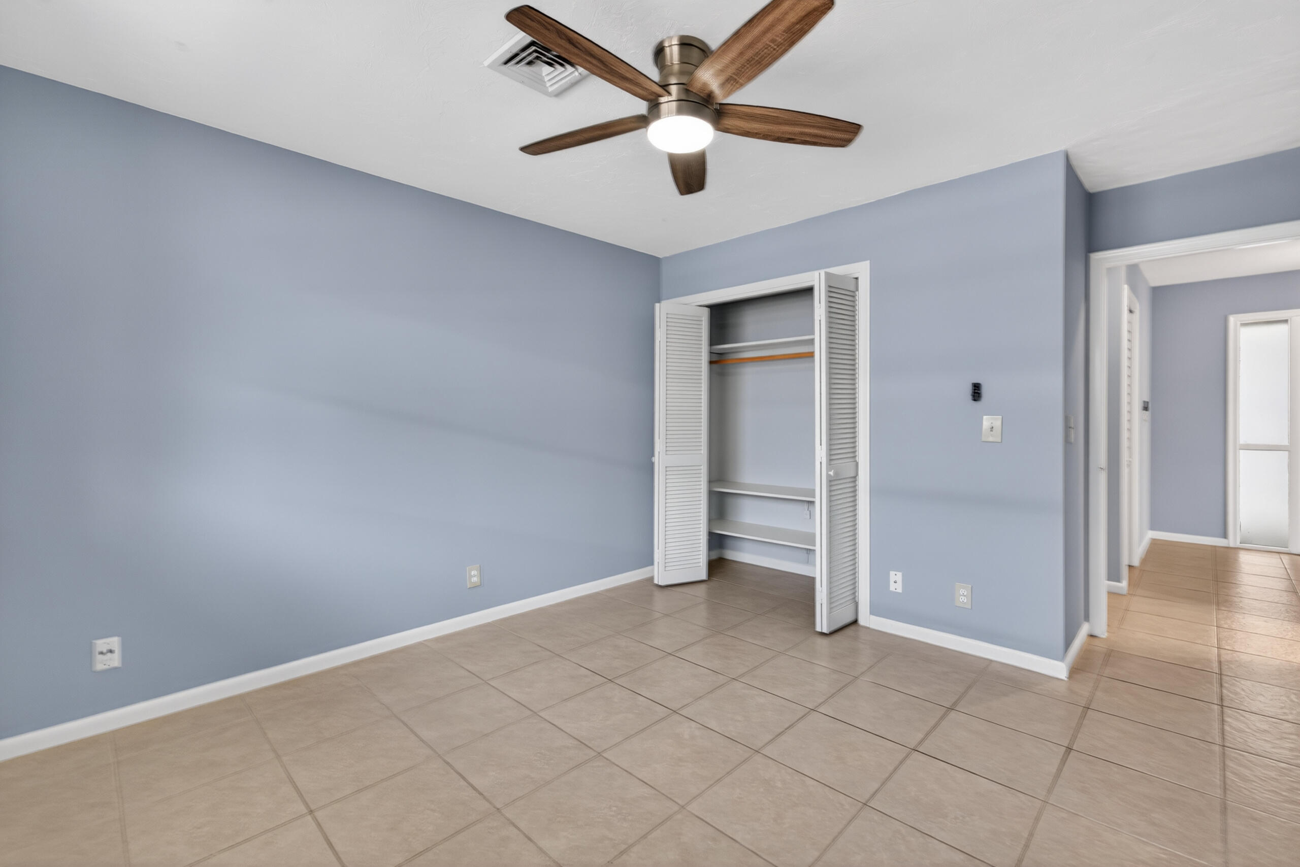 423 Pine Tree Court, Unit 23 Atlantis, FL 33462 - Photo 12 of 33 15-120308886