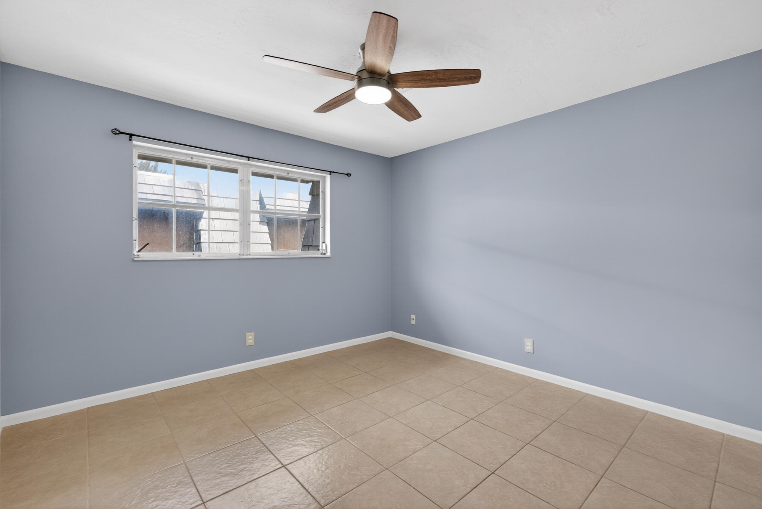 423 Pine Tree Court, Unit 23 Atlantis, FL 33462 - Photo 13 of 33 16-120308887