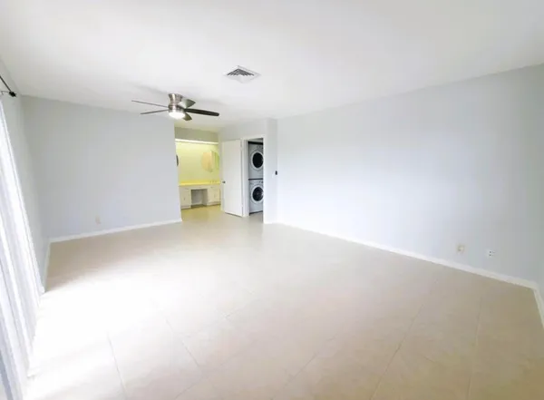 $2,500 | 423 Pine Tree Court, Unit 23, Atlantis, FL 33462