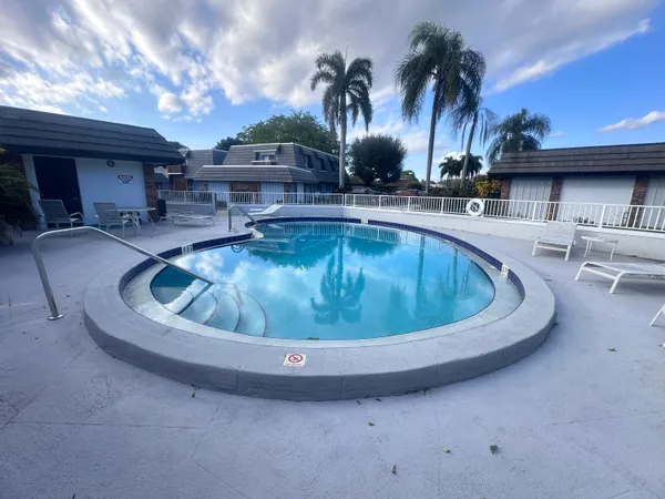 $2,500 | 423 Pine Tree Court, Unit 23, Atlantis, FL 33462