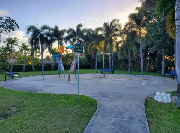 $2,500 | 423 Pine Tree Court, Unit 23, Atlantis, FL 33462