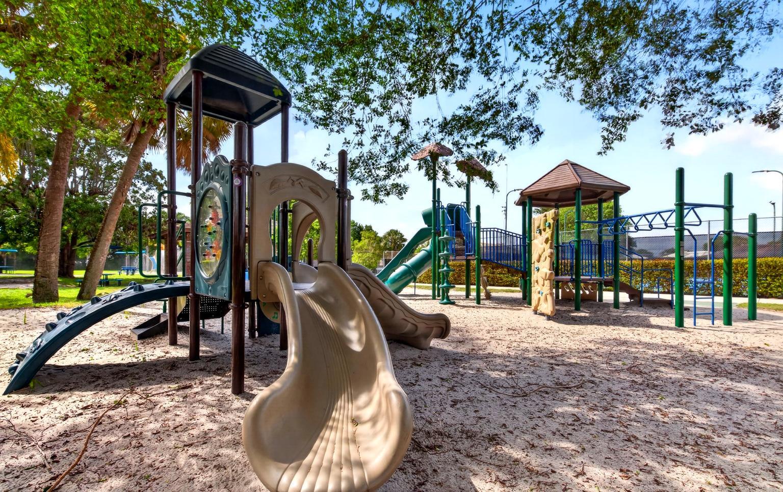 423 Pine Tree Court, Unit 23 Atlantis, FL 33462 - Photo 26 of 33 32-120308960