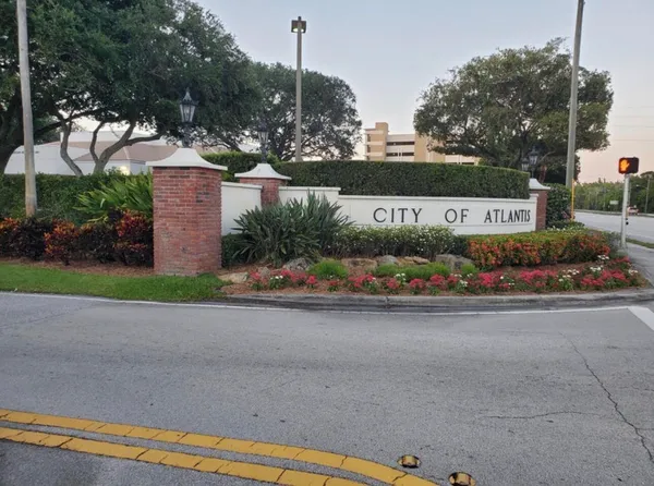 $2,500 | 423 Pine Tree Court, Unit 23, Atlantis, FL 33462