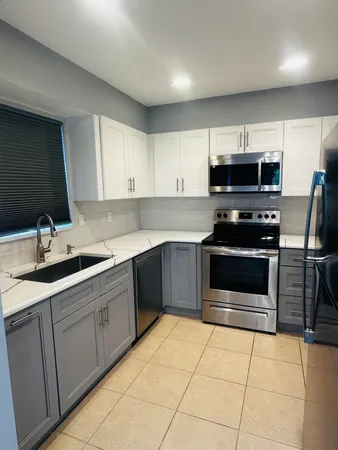 $2,500 | 423 Pine Tree Court, Unit 23, Atlantis, FL 33462