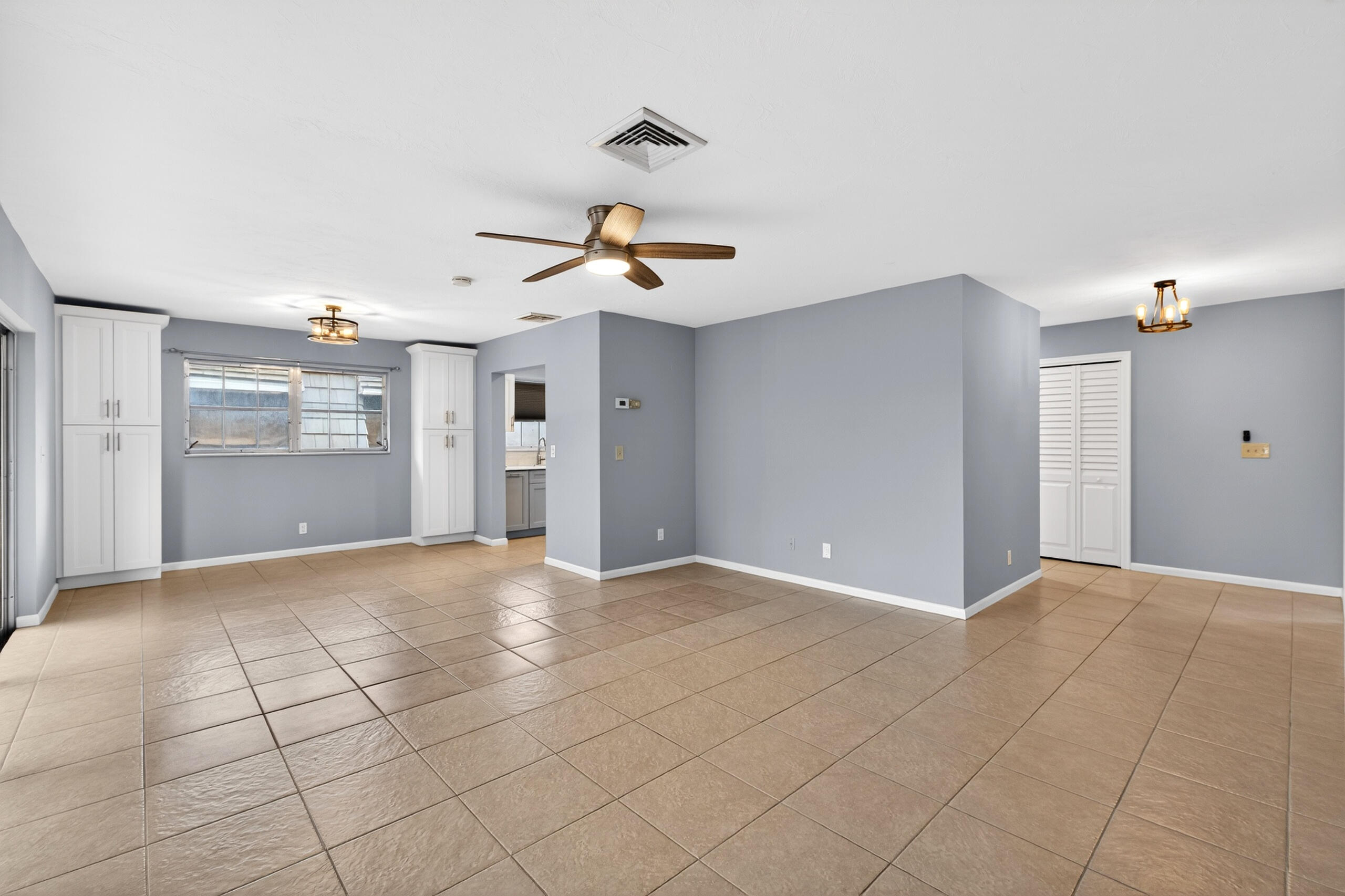 423 Pine Tree Court, Unit 23 Atlantis, FL 33462 - Photo 7 of 33 10-120308878