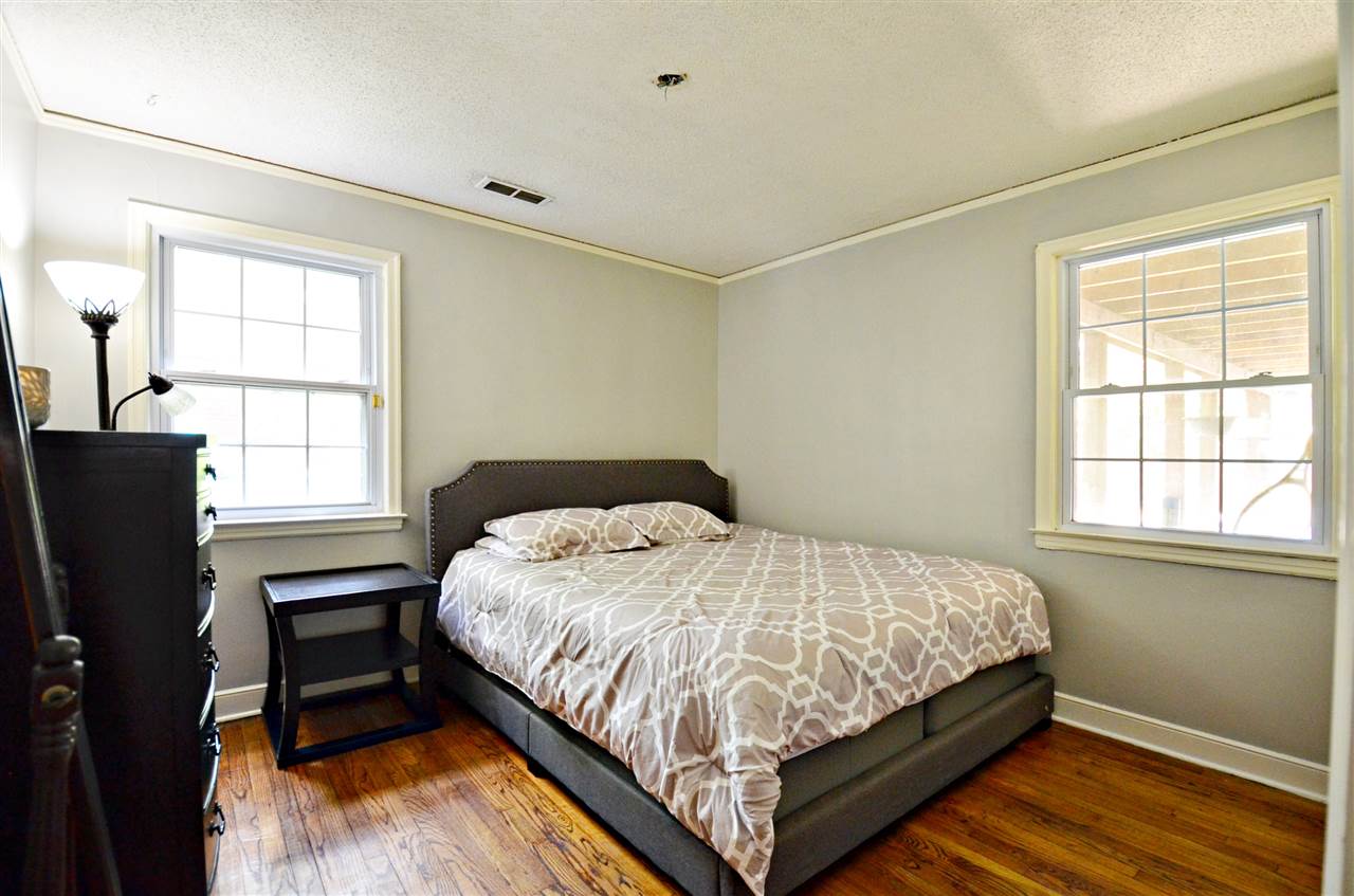 1063 Colonial Road Memphis, TN 38117 - Photo 17 of 25