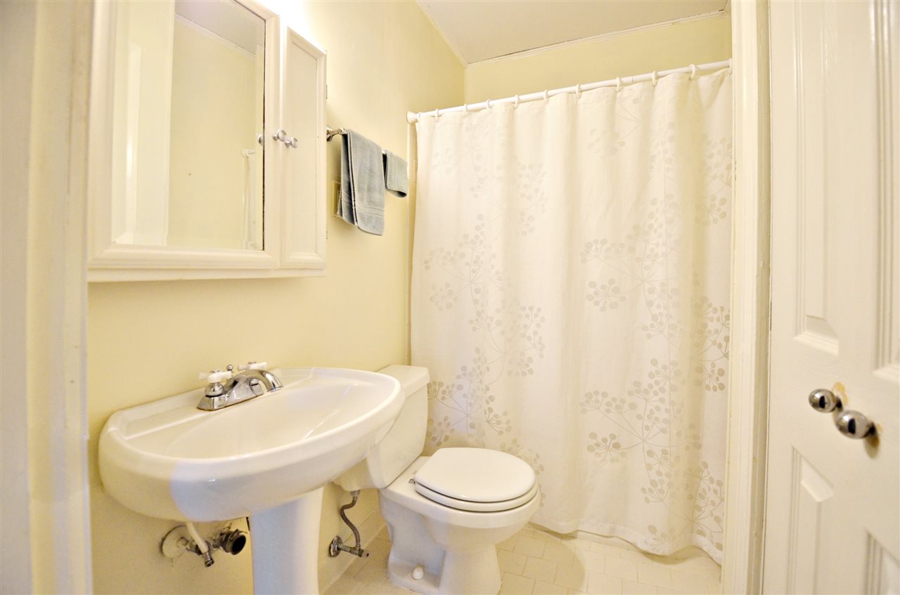1063 Colonial Road Memphis, TN 38117 - Photo 18 of 25