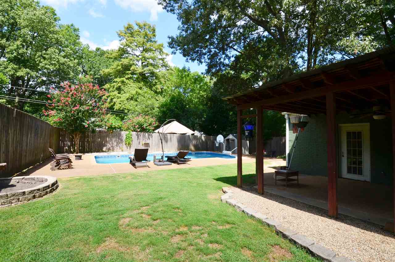1063 Colonial Road Memphis, TN 38117 - Photo 22 of 25