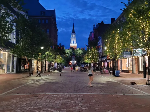 $1,265,000 | 6-8 Chase Street, Burlington, VT 05401