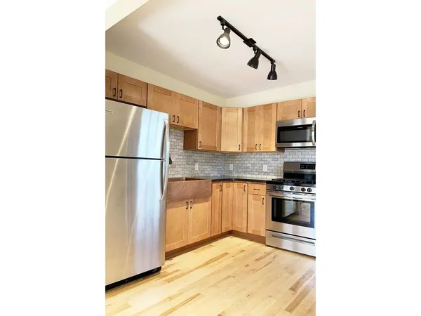 $1,265,000 | 6-8 Chase Street, Burlington, VT 05401