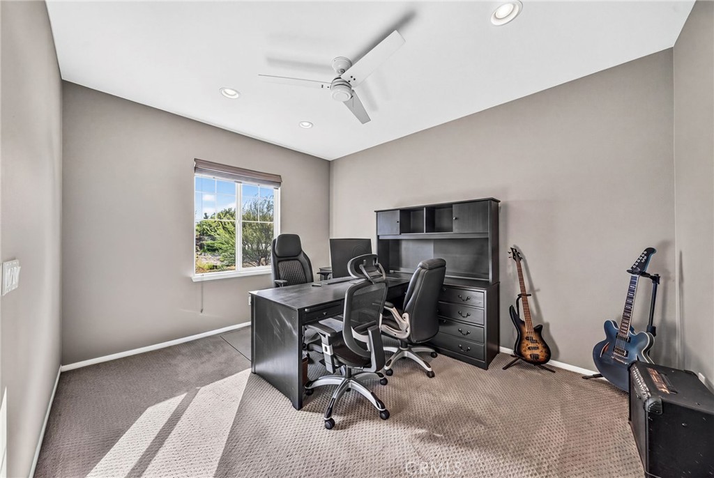 28344 Fox Ridge Cove Menifee, CA 92585 - Photo 10 of 64
