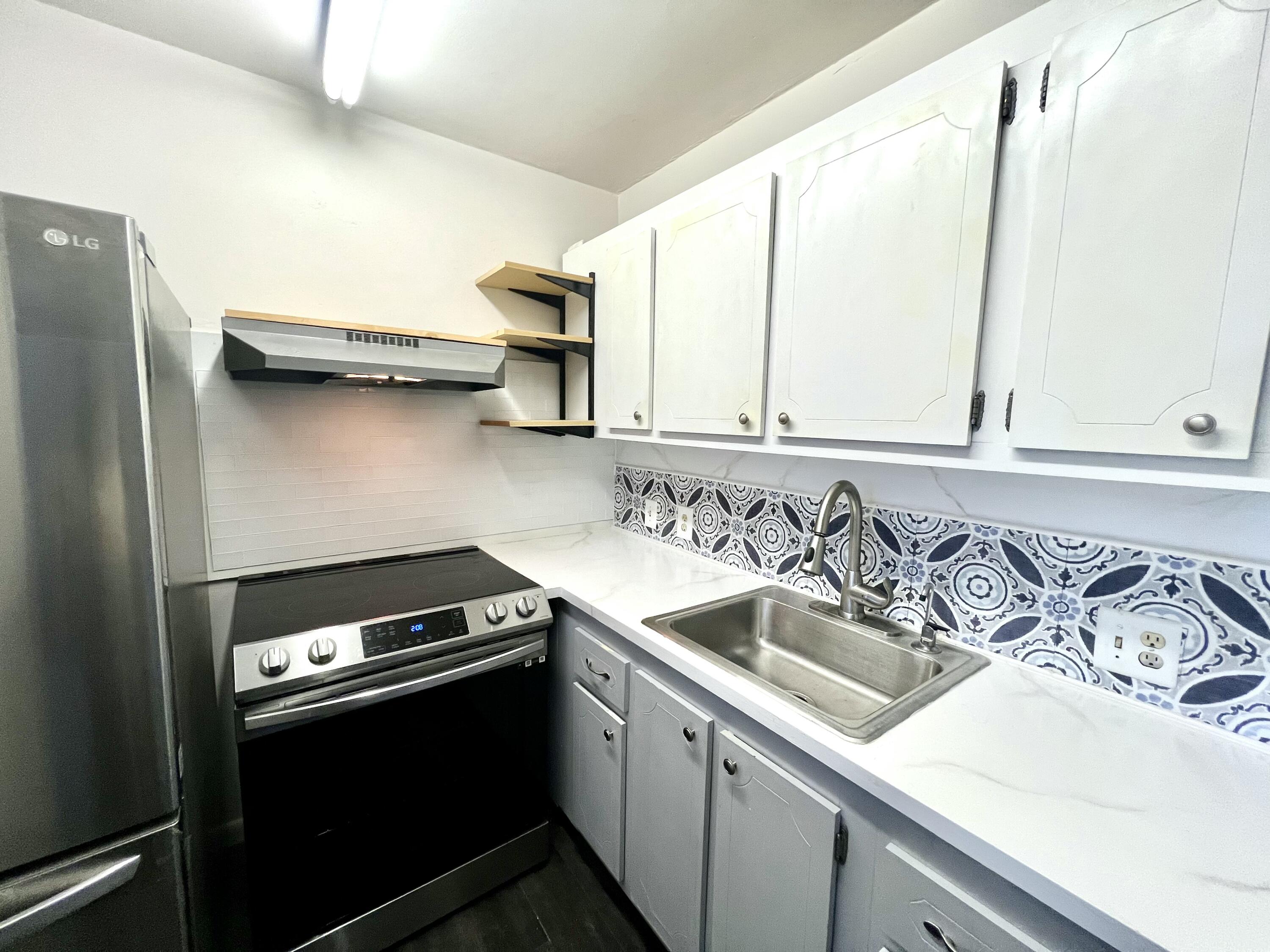 209 Suffolk F Boca Raton, FL 33434 - Photo 17 of 25 Kitchen