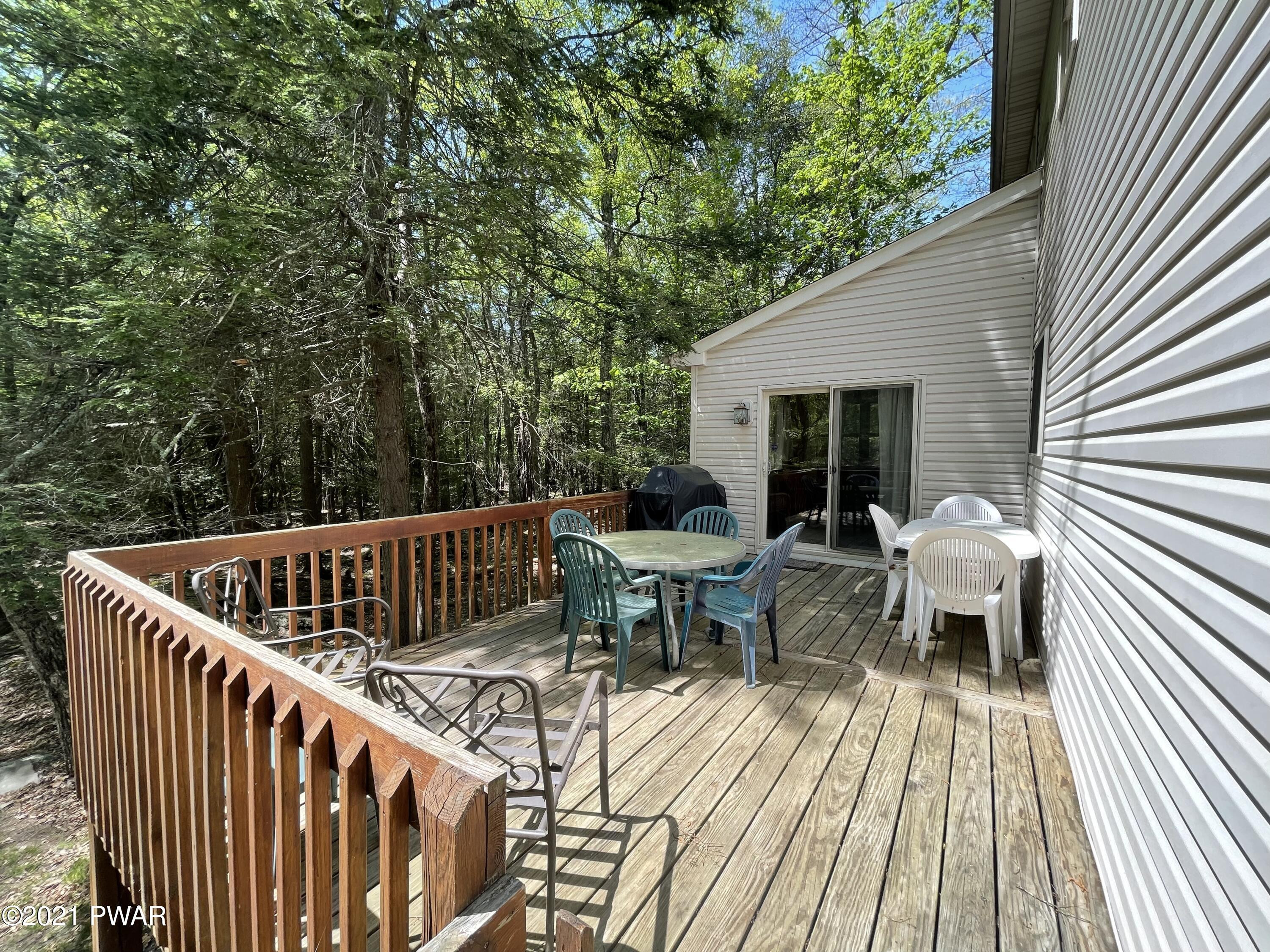 192 Pebble Rock Road Lackawaxen, PA 18435 - Photo 4 of 37