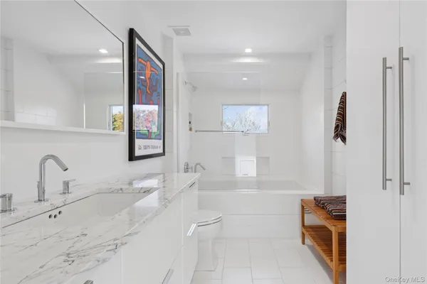 $5,995,000 | 8 Ocean Lane, Amagansett, NY 11930