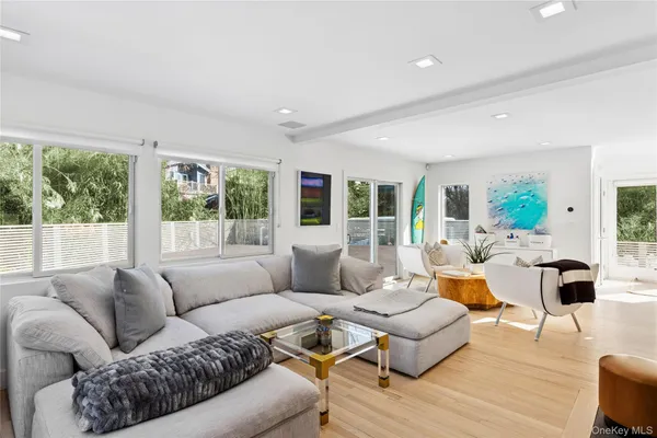 $5,995,000 | 8 Ocean Lane, Amagansett, NY 11930
