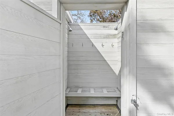 $5,995,000 | 8 Ocean Lane, Amagansett, NY 11930