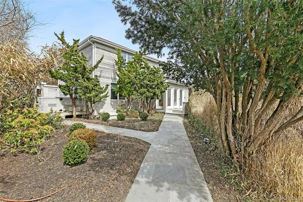 $5,995,000 | 8 Ocean Lane, Amagansett, NY 11930
