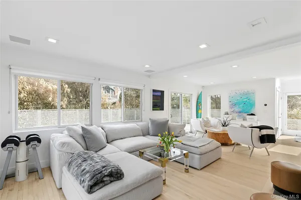 $5,995,000 | 8 Ocean Lane, Amagansett, NY 11930