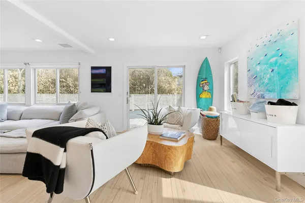 $5,995,000 | 8 Ocean Lane, Amagansett, NY 11930