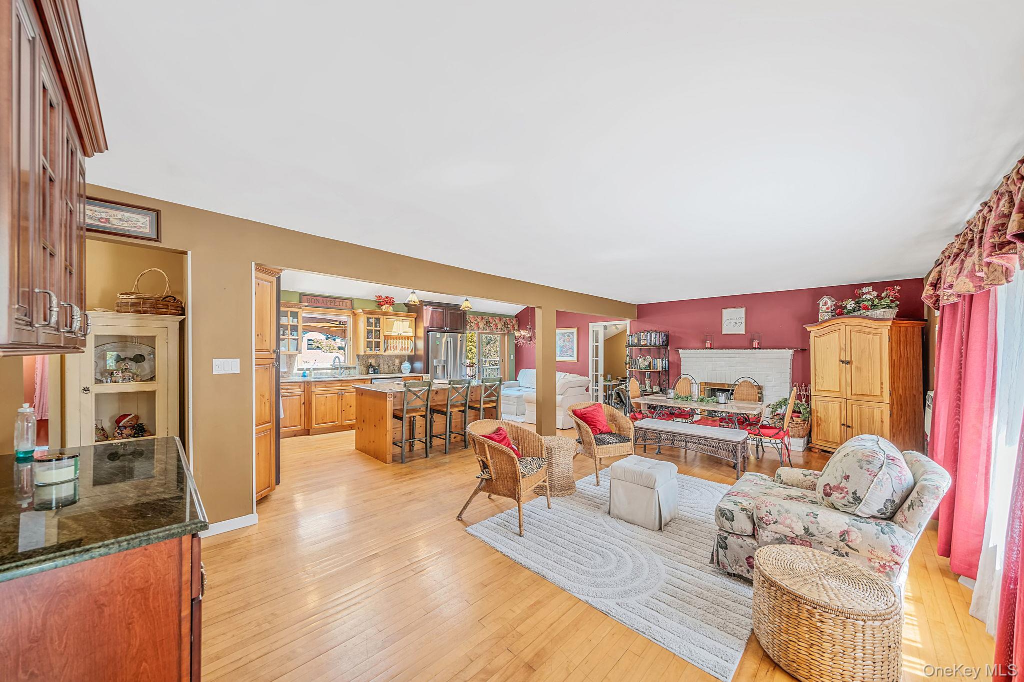 79 Fulton Boulevard Commack, NY 11725 - Photo 12 of 34 Gallery Image 12