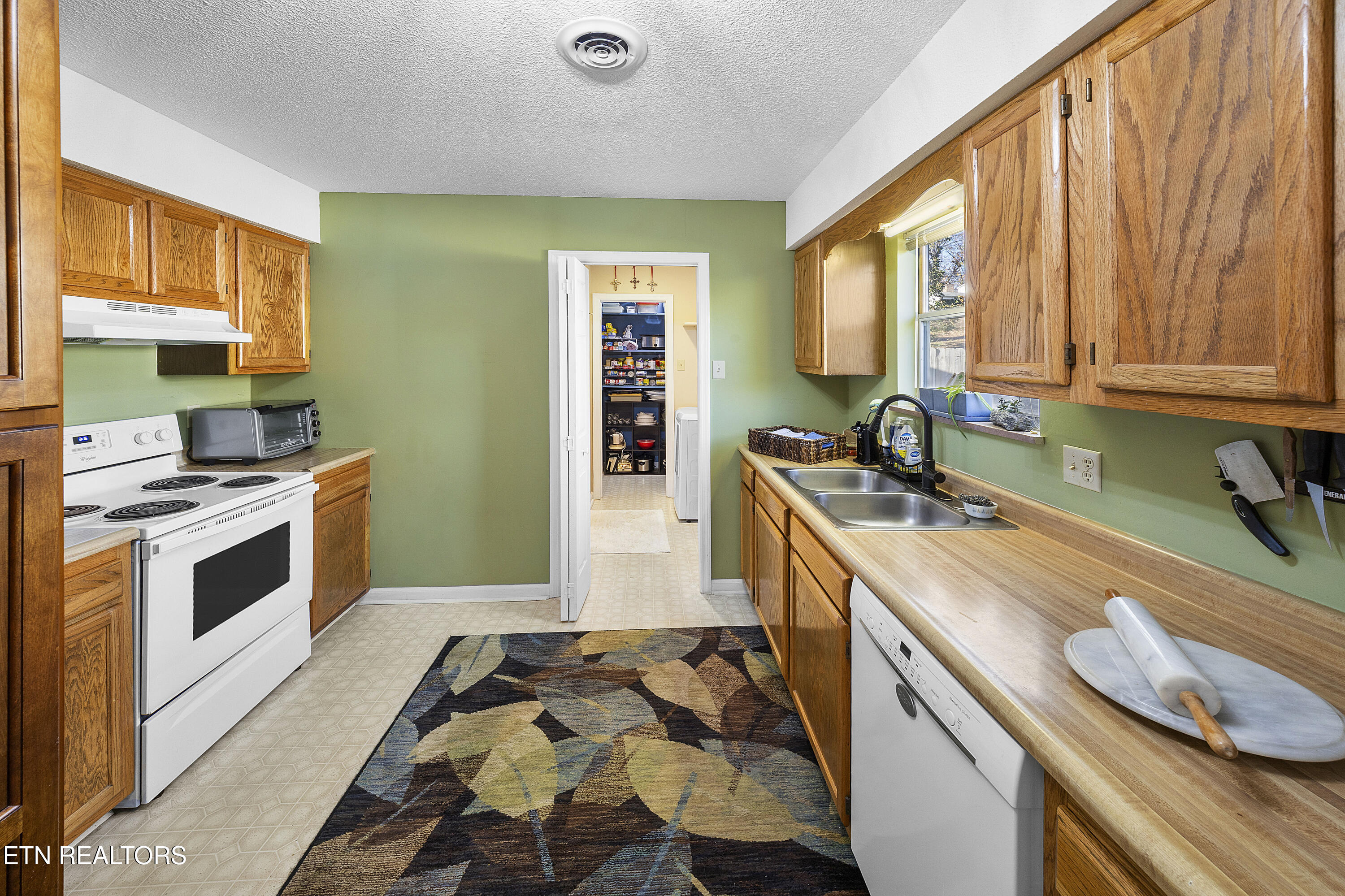 504 West Kingsgate Road Knoxville, TN 37934 - Photo 11 of 31 L40A2302