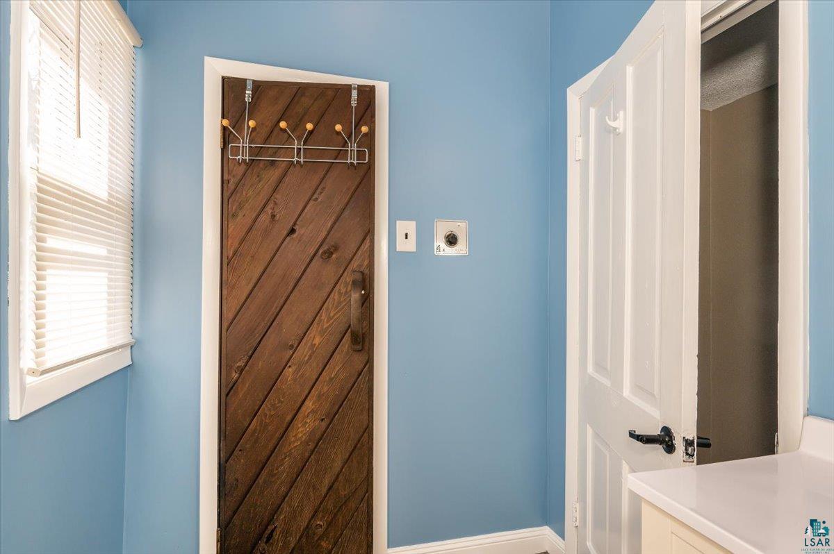 5704 John Avenue Superior, WI 54880 - Photo 17 of 33