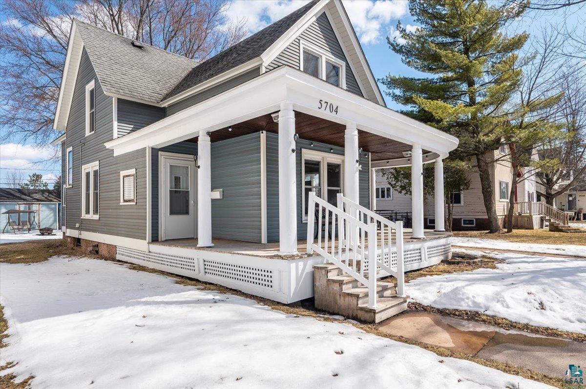 5704 John Avenue Superior, WI 54880 - Photo 2 of 33
