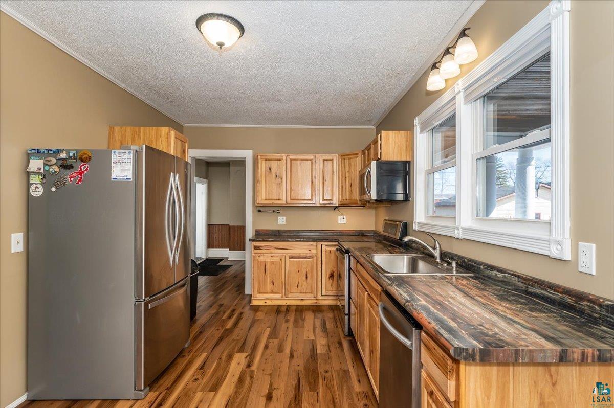 5704 John Avenue Superior, WI 54880 - Photo 8 of 33