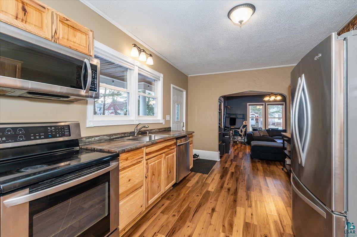 5704 John Avenue Superior, WI 54880 - Photo 9 of 33